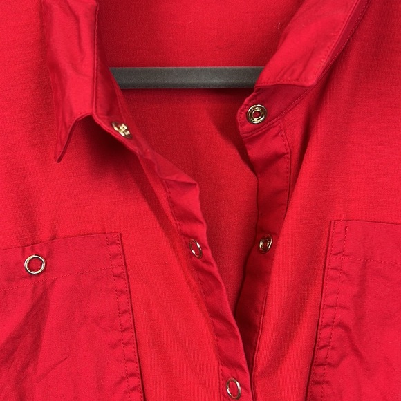 Tommy Hilfiger top- 3/$25 deal - Picture 4 of 5